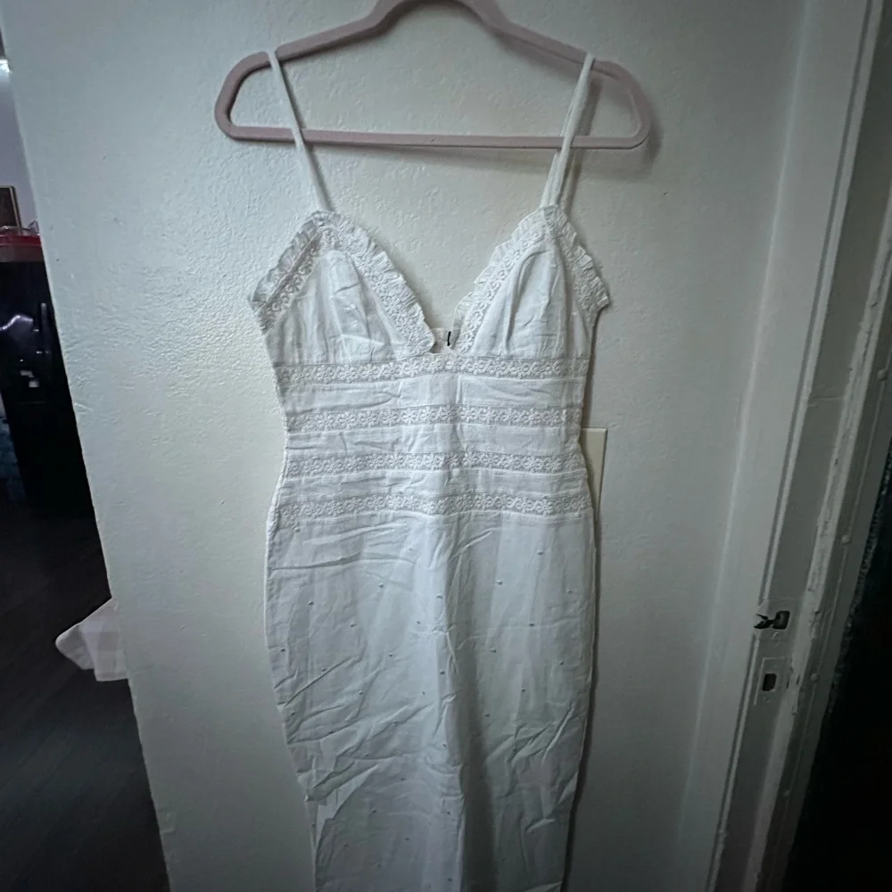 MAJORELLE White Lace Midi Dress - Picture 2 of 4